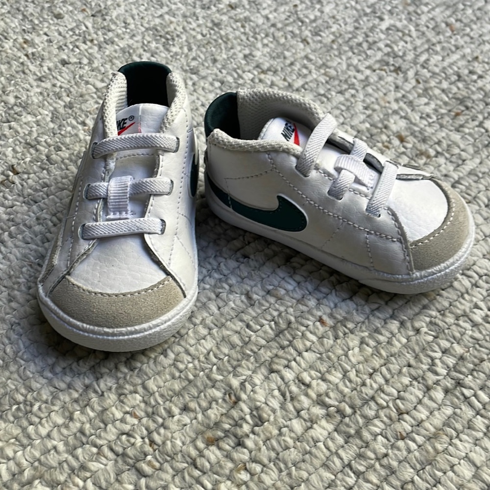Nike Blazers infant.